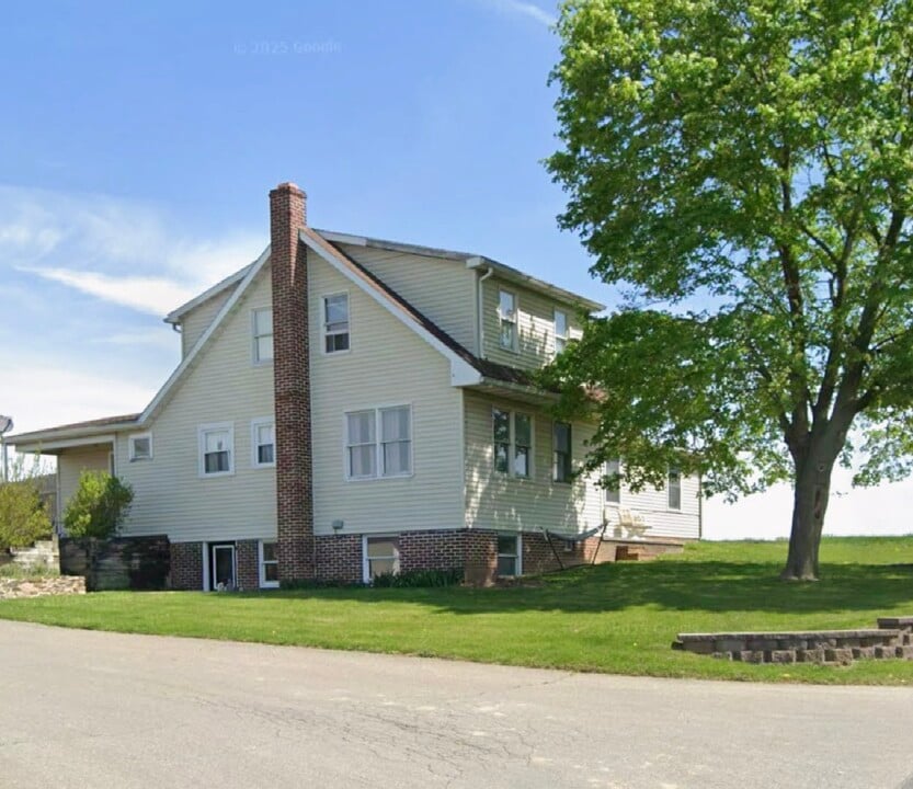 130 Furnace Rd, Unit 1 in Quarryville, PA - Building Photo