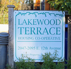 Lakewood Terrace in Vancouver, BC - Building Photo - Building Photo