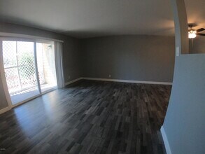 2121 W Royal Palm Rd-Unit -1014 in Phoenix, AZ - Building Photo - Building Photo