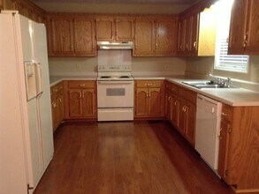 1212 Wembley Ct in Gallatin, TN - Building Photo - Building Photo