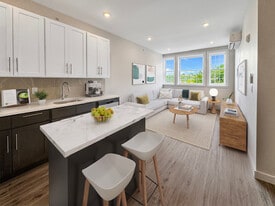 75 S Main St in Phillipsburg, NJ - Building Photo