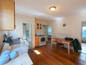 58 Gorham St, Unit 2 in Somerville, MA - Building Photo - Building Photo