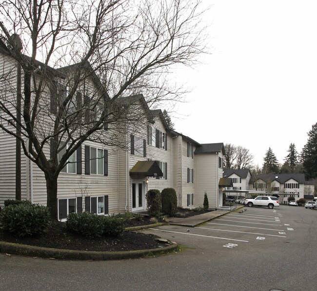 Multnomah Village Apartments in Portland, OR - Building Photo - Building Photo