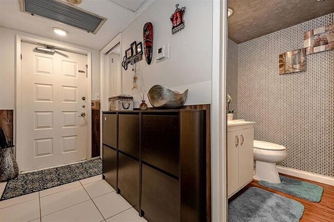 625 Oaks Dr in Pompano Beach, FL - Building Photo - Building Photo