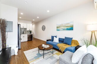 2834 E Spring St in Seattle, WA - Building Photo - Building Photo