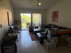 2081 Renaissance Blvd in Miramar, FL - Building Photo - Building Photo
