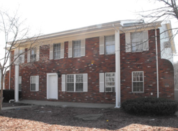 Rustic Arms Apartments in St. Clairsville, OH - Building Photo