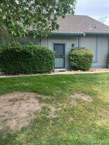 2458 S Victor St in Aurora, CO - Building Photo
