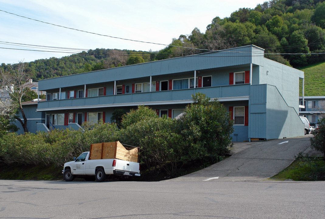 Redwood Highways Apartments in San Rafael, CA - Building Photo