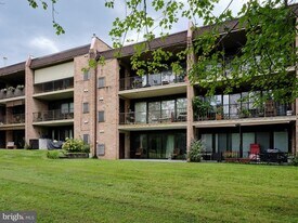 22 Hermitage Dr in New Hope, PA - Building Photo