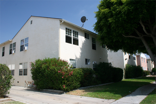 5448 Kinston Ave in Culver City, CA - Building Photo