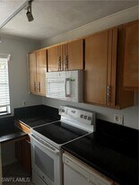 5379 Treetops Dr in Naples, FL - Building Photo