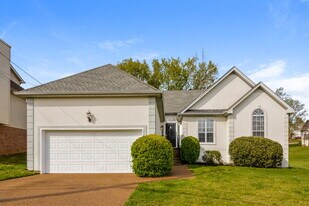 6032 Bradford Hills Dr in Nashville, TN - Building Photo