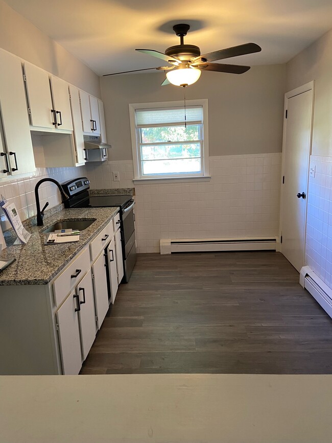 11 Brierway Dr, Unit B - Right