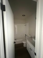 3410 Terrace Wy, Unit B in Bakersfield, CA - Building Photo - Building Photo