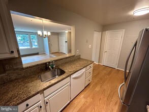 11704 Scooter Ln in Fairfax, VA - Building Photo - Building Photo