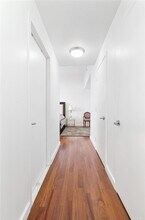 107-24 71st Rd in Queens, NY - Foto de edificio - Building Photo