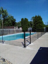 9403 Shenandoah Dr in Indianapolis, IN - Building Photo - Building Photo