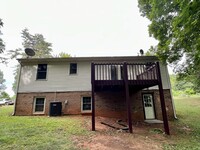 1468 Winesap Rd in Madison Heights, VA - Foto de edificio - Building Photo