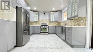 64 Sloley Rd in Toronto, ON - Building Photo - Building Photo
