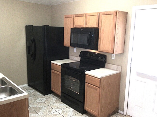 702 Castlewick Ct in Arlington, TX - Building Photo - Building Photo