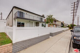1211 Beryl St in Redondo Beach, CA - Foto de edificio - Building Photo