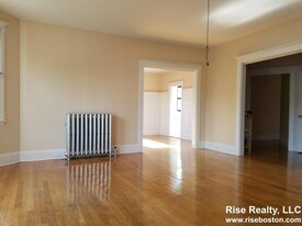 229 Chestnut Hill Ave, Unit 229 Apartamentos