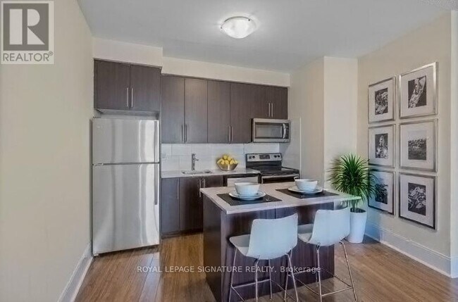 105 Harrison Garden Blvd in Toronto, ON - Building Photo - Building Photo