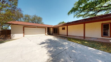 13519 Beltway St in San Antonio, TX - Building Photo - Building Photo