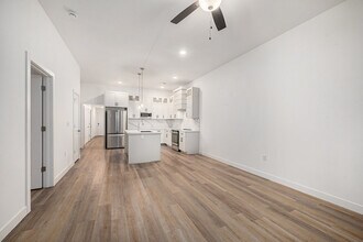 3726 NW 93rd St in Kansas City, MO - Building Photo - Building Photo