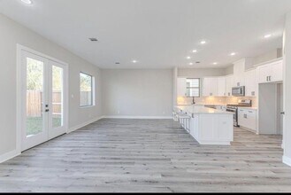 4910 Wunder Wy in Houston, TX - Building Photo - Building Photo