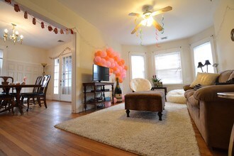 209 Chestnut Hill Ave in Boston, MA - Foto de edificio - Building Photo