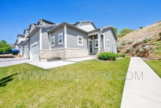 4966 N Marble Fox Way in Lehi, UT - Building Photo - Building Photo