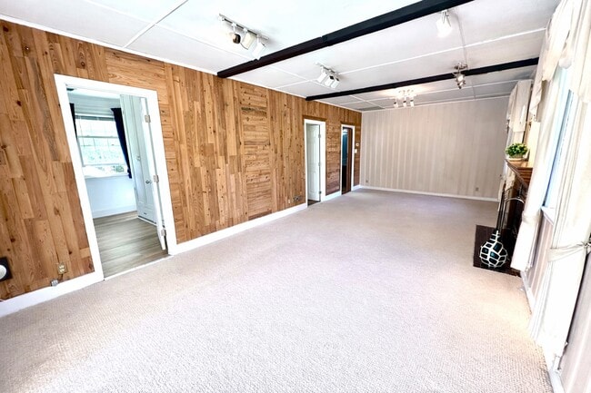 7445 Orion Ave in Van Nuys, CA - Building Photo - Building Photo