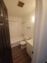 32 Washburn St in Prince Edward, ON - Building Photo - Building Photo