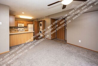 701 SE Dovetail Rd in Grimes, IA - Building Photo - Building Photo