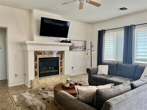 10801 Heritage Hills Dr in Las Vegas, NV - Building Photo - Building Photo