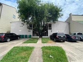 205 Avondale St in Houston, TX - Building Photo