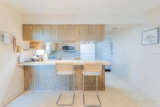 2319 W Cannon Ter NW, Unit 1 in Winter Haven, FL - Building Photo - Building Photo