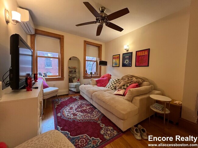 49 Garden St, Unit 3
