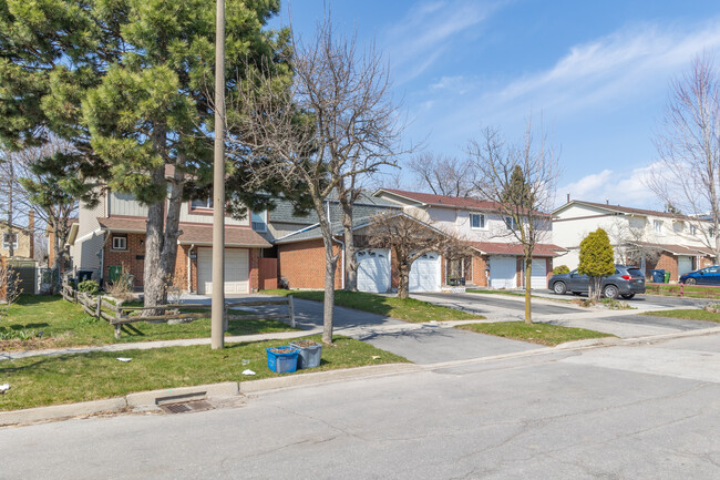 14 Sadlee Cove Cres in Toronto, ON - Building Photo - Primary Photo