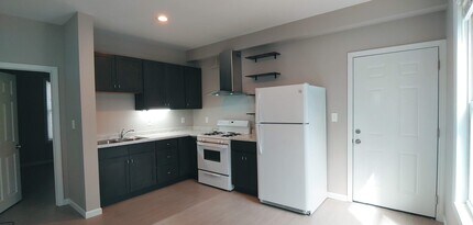 58 Paine St, Unit #1 in Worcester, MA - Building Photo - Building Photo