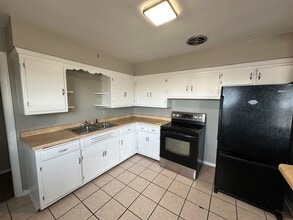 7105 W Capitol Dr in Milwaukee, WI - Building Photo - Building Photo