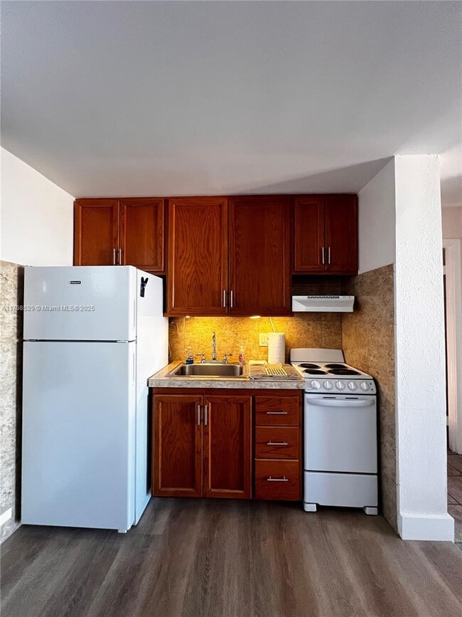 1750 James Ave in Miami Beach, FL - Building Photo - Building Photo