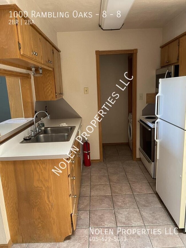 1000 Rambling Oaks Dr