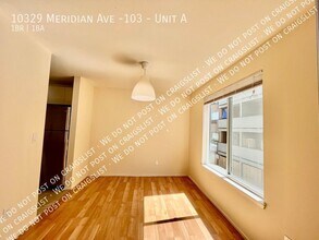 10329 Meridian Ave N-Unit -Unit A in Seattle, WA - Building Photo - Building Photo