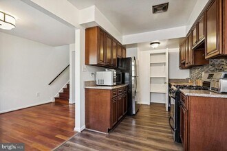 15060 Cherrydale Dr in Woodbridge, VA - Building Photo - Building Photo