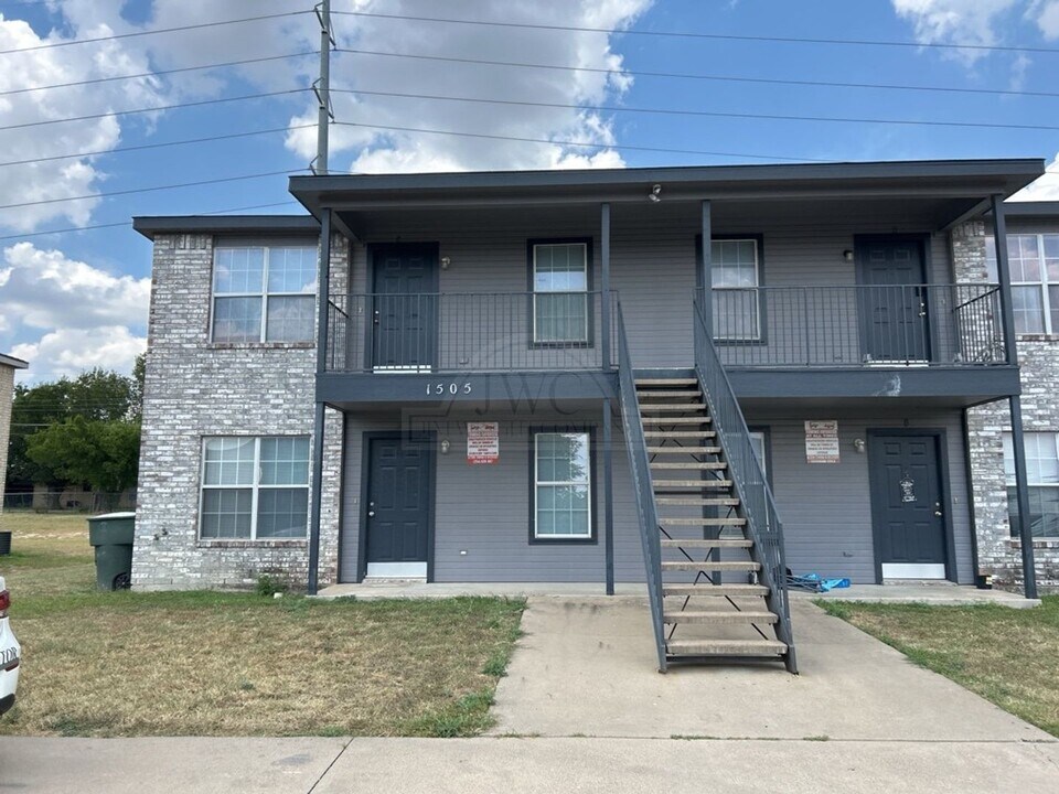 1505 Dugger Cir in Killeen, TX - Foto de edificio