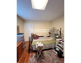 2 Gilson Ter, Unit 1 in Somerville, MA - Foto de edificio - Building Photo