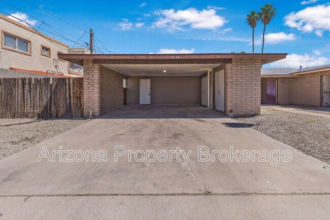 1230 E Jarvis Ave in Mesa, AZ - Foto de edificio - Building Photo